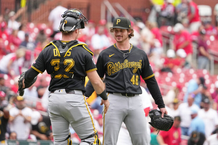 Pirates finish off series win vs. Cardinals